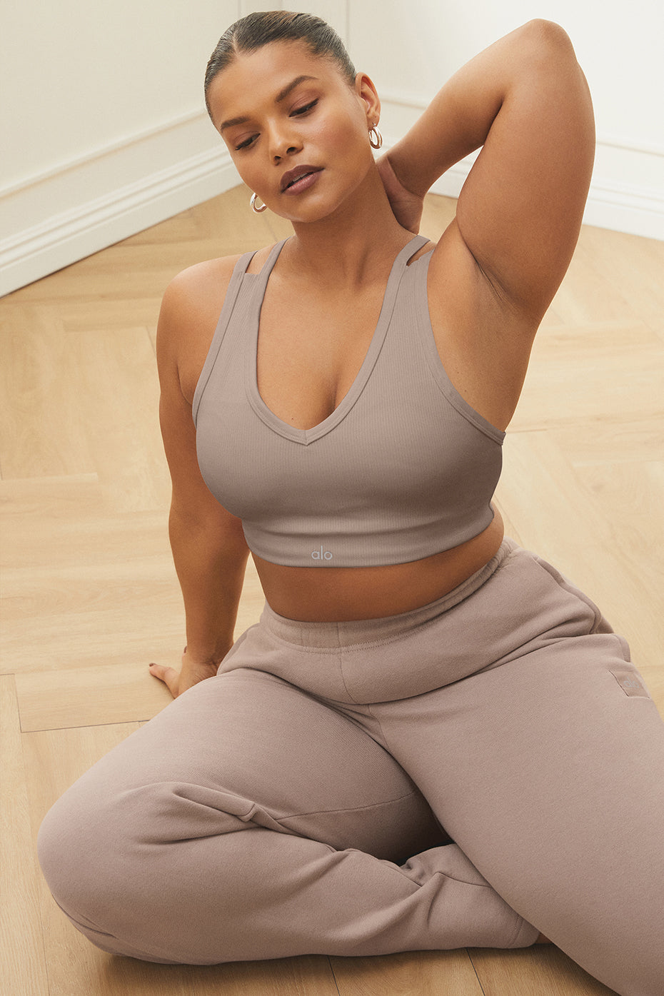 Airlift Ribbed Jump Start V-Neck Bra - Taupe