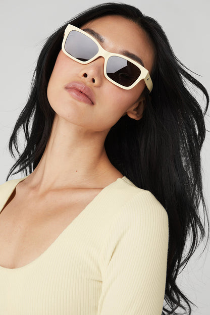 Chill Sunglasses - Black/French Vanilla