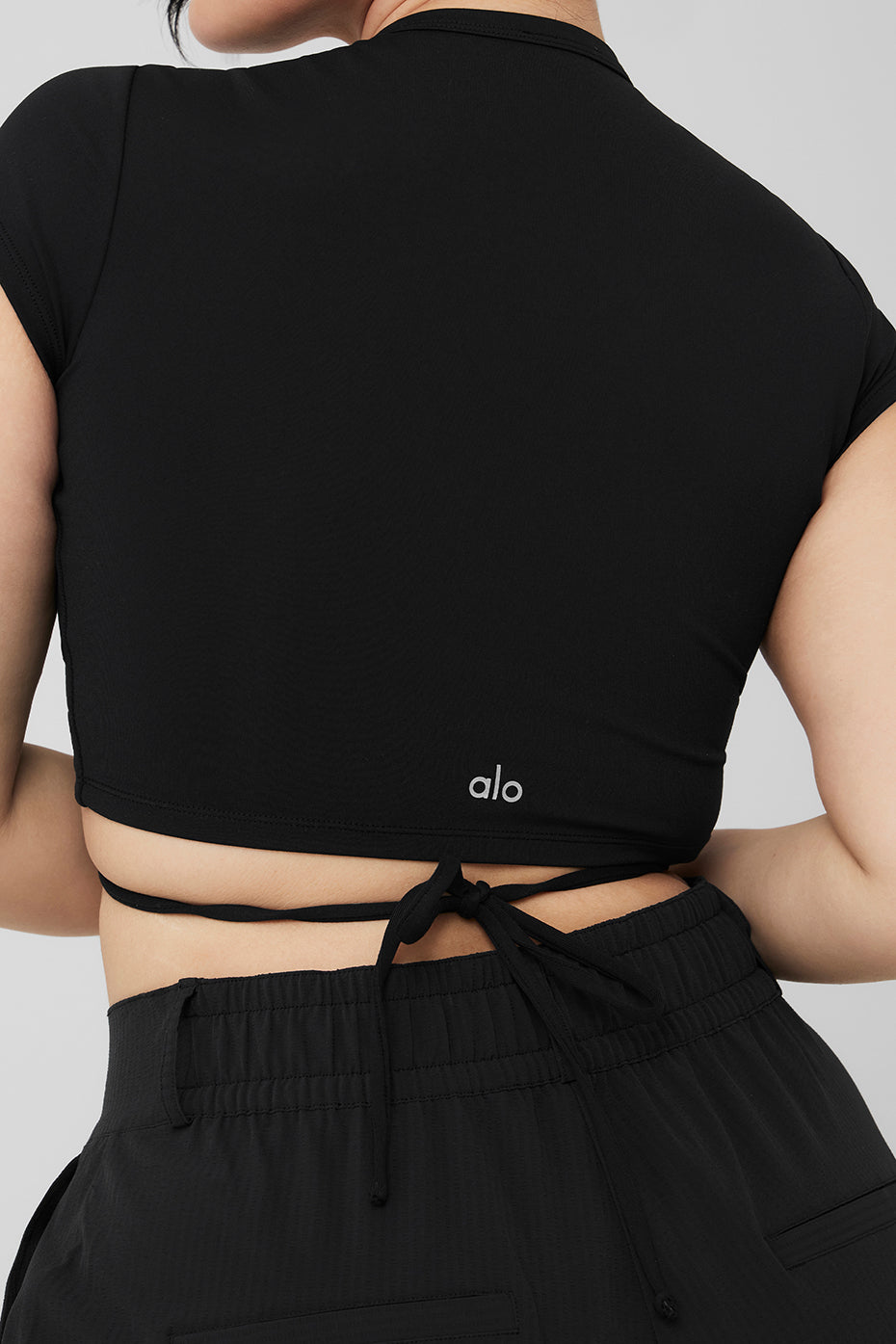 Airbrush Criss Cross Short Sleeve - Black