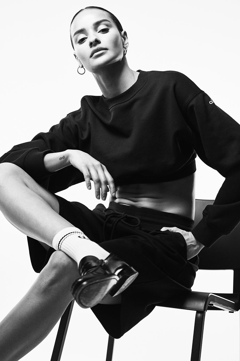 Devotion Crew Neck Pullover - Black