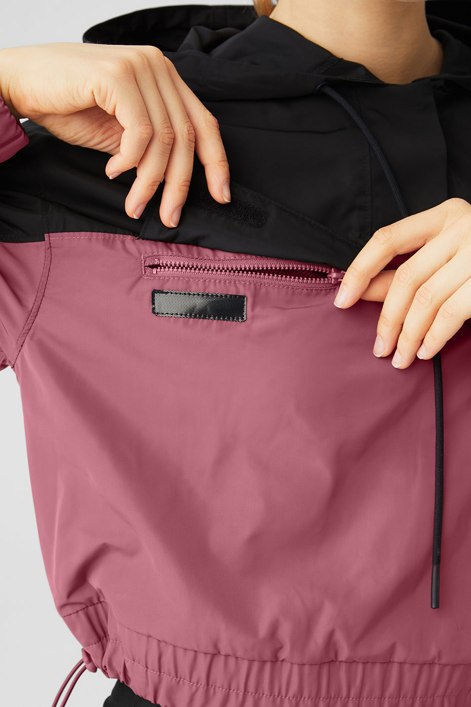 International Anorak Hoodie - Black/Mars Clay