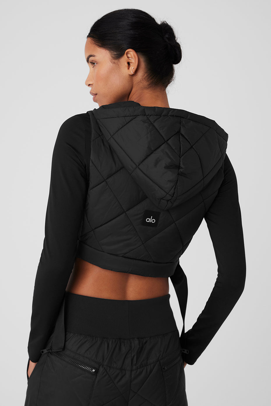 Cropped Snowrider Sleeveless Puffer Top - Black