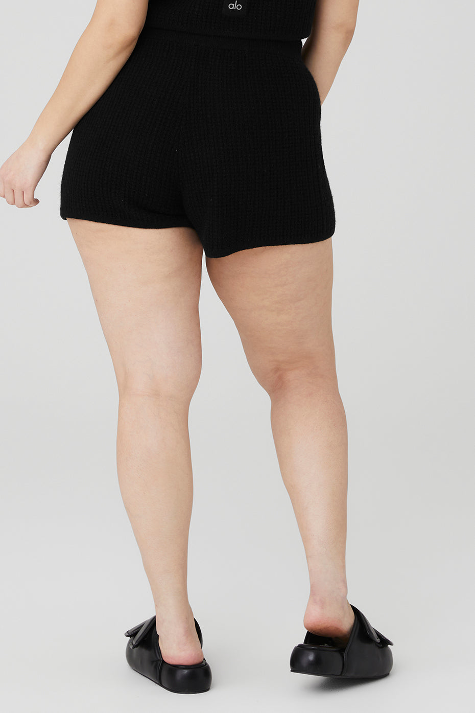 Cashmere High-Waist Plush Waffle Short - Black