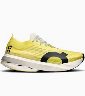 Women's On Cloudboom Strike